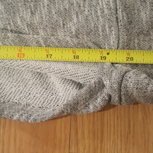 Forever 21 sleeveless, hooded pull over - Picture 6 of 6